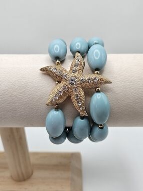 Seafoam Lucite Gold Tone Rhinestone Starfish Stretch Beaded Bracelet Ocean Beach